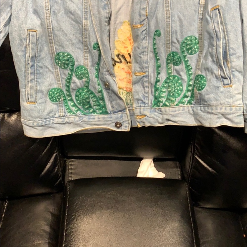 Jean jacket - Picture 3 of 3